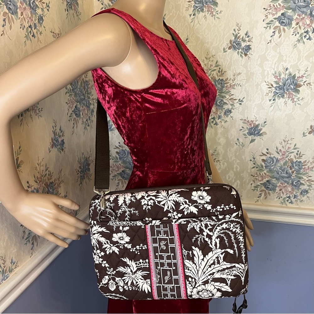 Vera Bradley Brown Imperial Toile Hard Shell Mini Laptop Tablet Case